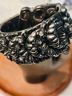 VARGAS Signed Vintage 1980's-90's Silver Tone Floral Repousse Hinged Cuff Bracel